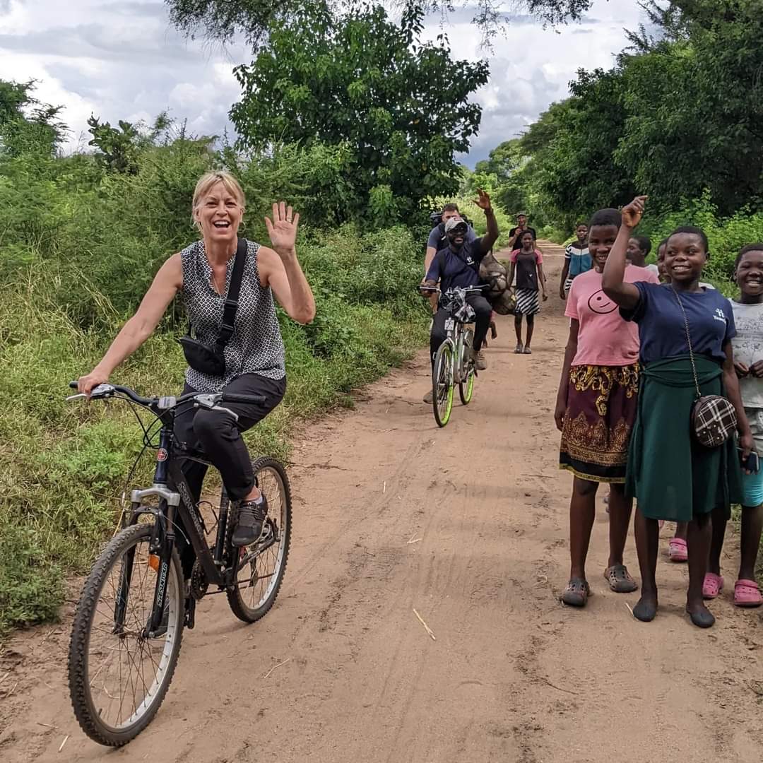 People biking and walking for Move4Malawi